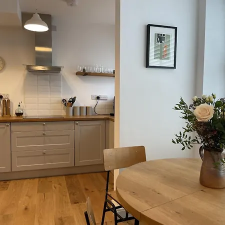 Secluded Garden Sanctuary In Clifton Village Bristol