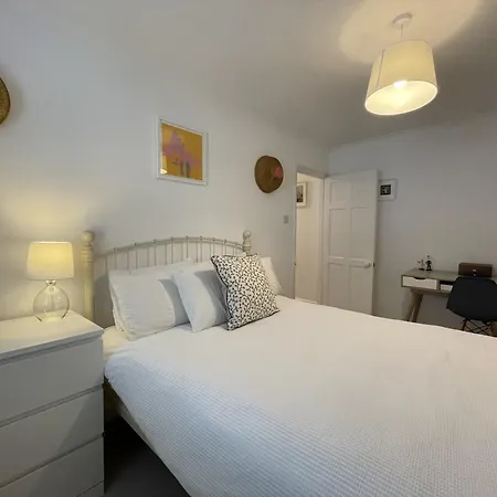 Сasa de vacaciones Secluded Garden Sanctuary In Clifton Village *